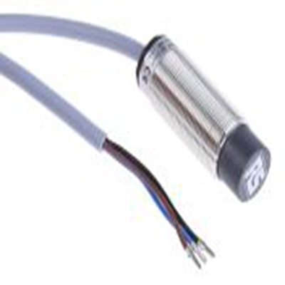 RS PRO,208-207,电感式接近开关, 螺纹管主体, M18, 可检测12 mm, 非嵌入式安装, 2m线长, IP68, 50mm