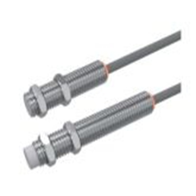 RS PRO,237-7270,电感式接近开关, 螺纹管主体, M8, 可检测4mm, 非嵌入式安装, 2m线长, IP67, 30mm