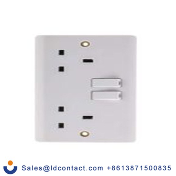 RS PRO,775-8065,G 型 - 英式 插座 开关, 2位, 13 A 室内, 230V, 白色, RS White系列